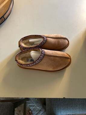 Soda Kids Simmon Suede Embroidered Slipper Clogs